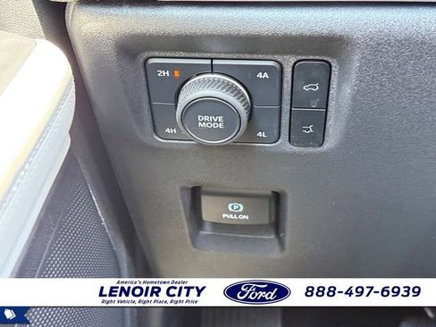 Used 2025 Ford Expedition Platinum w/ Platinum Ultimate Package AWD/4WD image 19