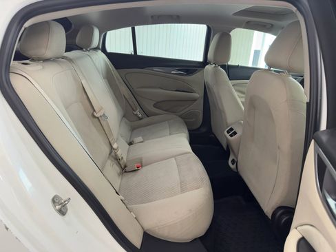 Used 2018 Buick Regal Preferred w/ Sights and Sounds Package image 11