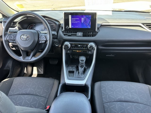 Used 2025 Toyota RAV4 XLE FWD image 15