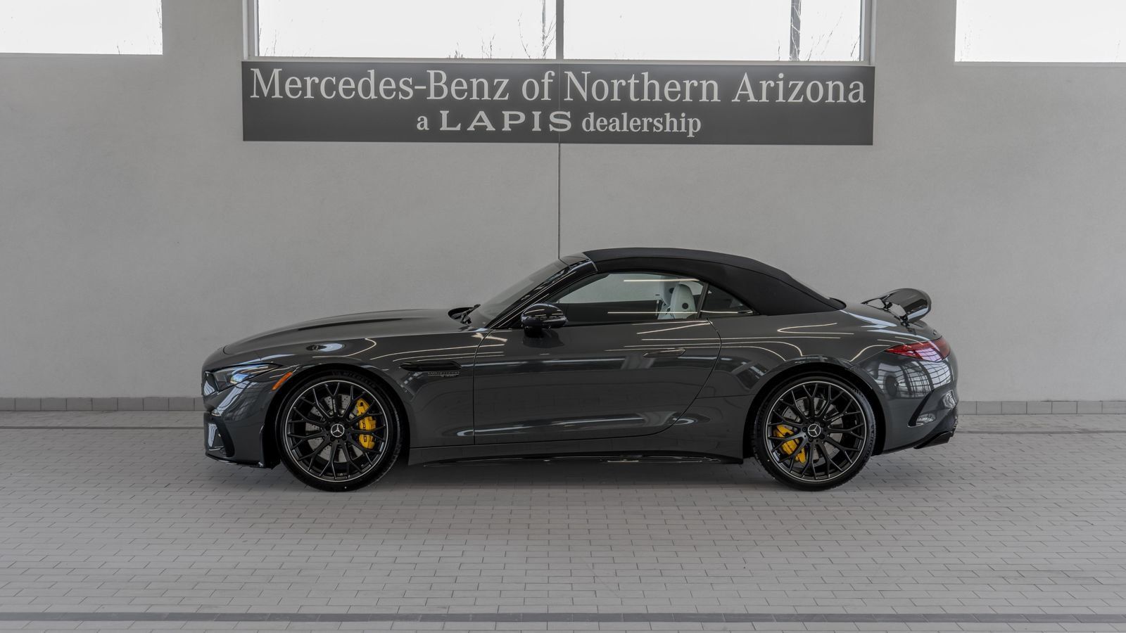 Used 2026 Mercedes-Benz SL 63 AMG 4MATIC image 2