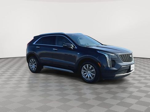 Used 2023 Cadillac XT4 Premium Luxury image 2