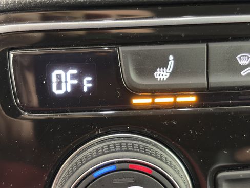 Used 2023 Volkswagen Atlas SE image 27