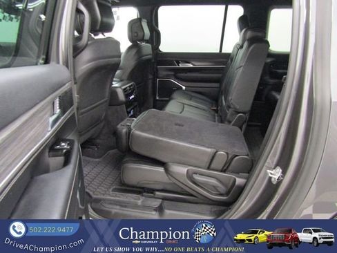 Used 2023 Jeep Wagoneer L Series II AWD/4WD image 20