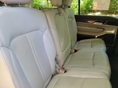 Used 2022 Jeep Wagoneer Series II image 11