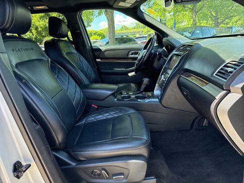 Used 2017 Ford Explorer Platinum image 33