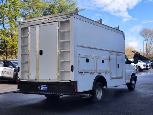 Used 2022 Chevrolet Express 3500 w/ Power Convenience Package RWD image 5
