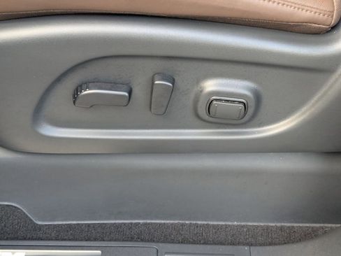 Certified 2024 Nissan Titan Platinum Reserve w/ Moonroof Package image 16