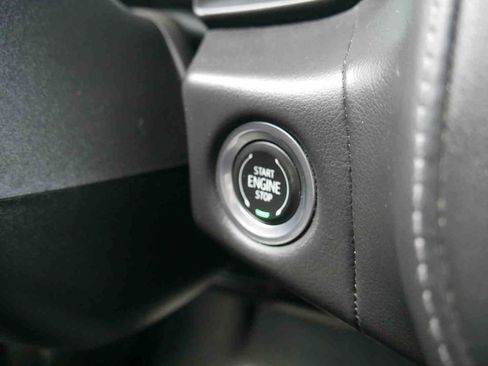 Used 2023 GMC Yukon XL SLE w/ Gmc Pro Safety Plus Package AWD/4WD image 31