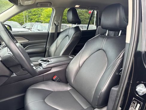 Used 2026 Toyota Grand Highlander AWD image 16