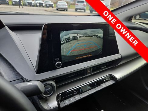 Used 2023 Toyota Prius LE image 17