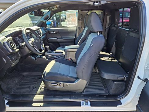 Used 2023 Toyota Tacoma TRD Off-Road w/ TRD Premium Off Road Package AWD/4WD image 16