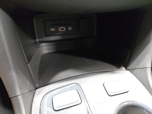 Certified 2022 Chevrolet Equinox RS w/ RS Leather Package AWD/4WD image 32
