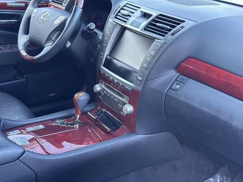 Used 2010 Lexus LS 460 RWD image 17