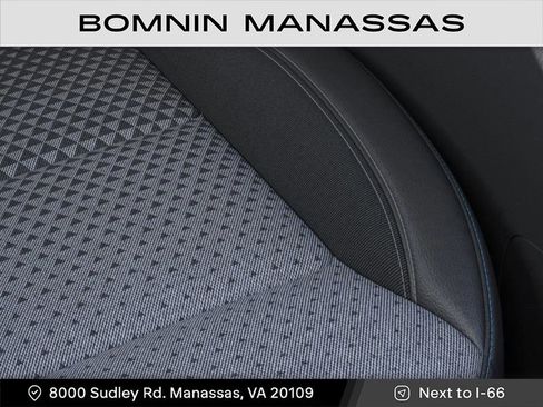 New 2025 Chevrolet Trax LT image 21