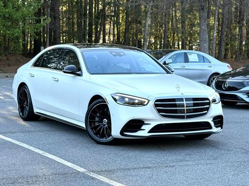 Used 2022 Mercedes-Benz S 580 S580 4MATIC w/ AMG Line Package image 3