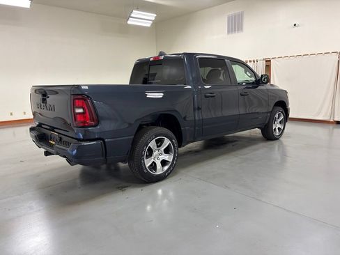 New 2026 RAM 1500 Express AWD/4WD image 8