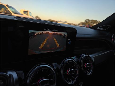 Used 2021 Mercedes-Benz GLB 35 AMG 4MATIC image 23