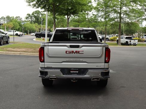 Used 2022 GMC Sierra 1500 SLT w/ SLT Premium Plus Package AWD/4WD image 8