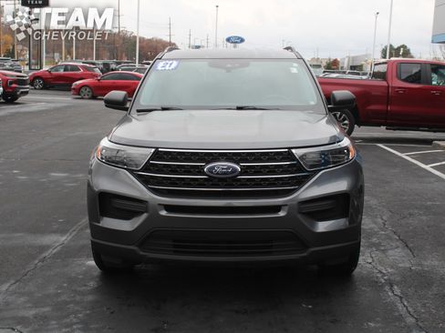 Used 2021 Ford Explorer XLT image 9
