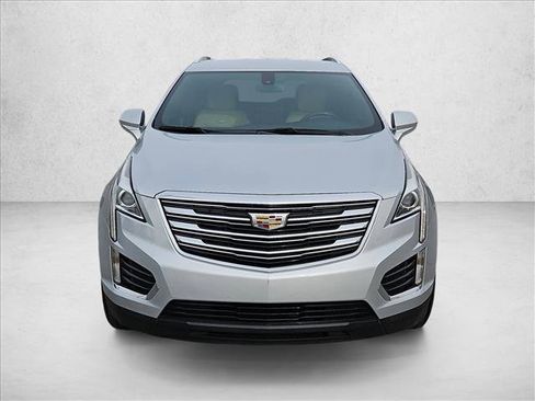 Used 2018 Cadillac XT5 FWD image 2