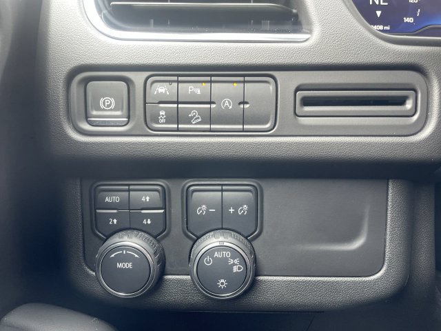 Certified 2024 Chevrolet Tahoe Premier AWD/4WD image 20