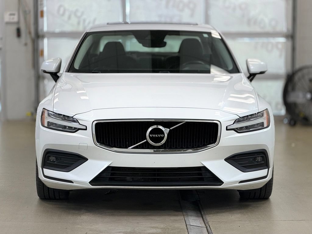 Used 2021 Volvo S60 T6 Momentum w/ Premium Package AWD/4WD image 2