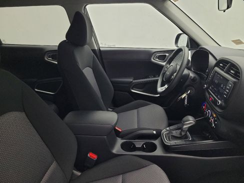 Used 2025 Kia Soul LX w/ LX Technology Package image 21