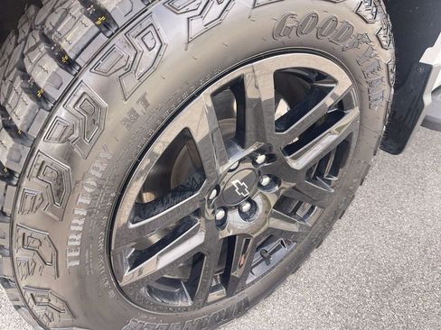 Used 2024 Chevrolet Silverado 1500 LT Trail Boss w/ LT Trail Boss Premium Package image 10