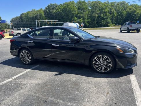 Used 2023 Nissan Altima 2.5 SL FWD image 3