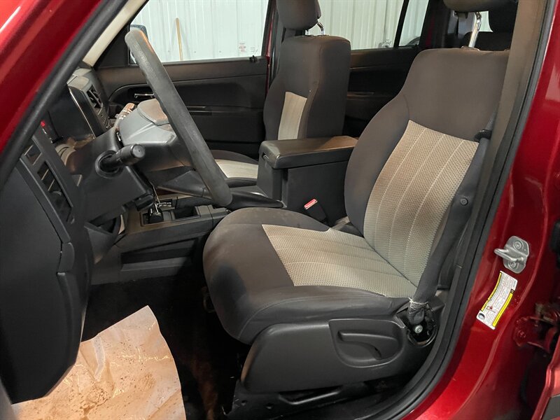 Used 2010 Jeep Liberty Sport w/ North Edition Group AWD/4WD image 13