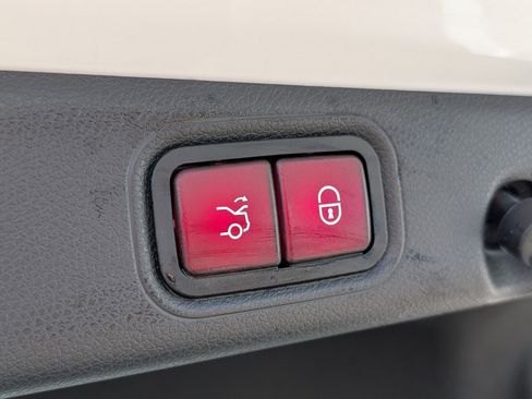 Used 2021 Mercedes-Benz E 350 Sedan image 16