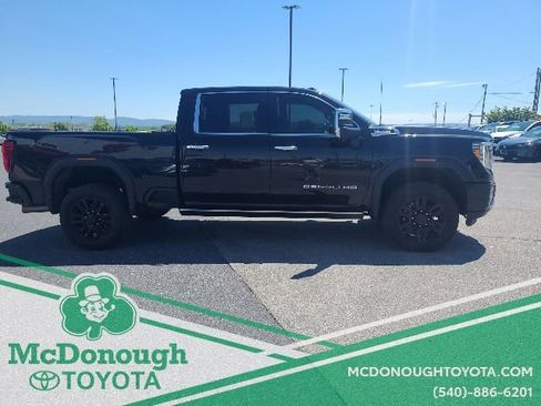 Used 2022 GMC Sierra 2500 Denali w/ Denali Black Diamond Edition AWD/4WD image 5