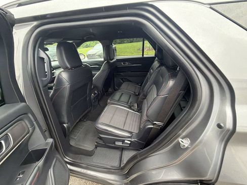 Used 2025 Ford Explorer ST-Line w/ ST-Line Street Pack AWD/4WD image 22
