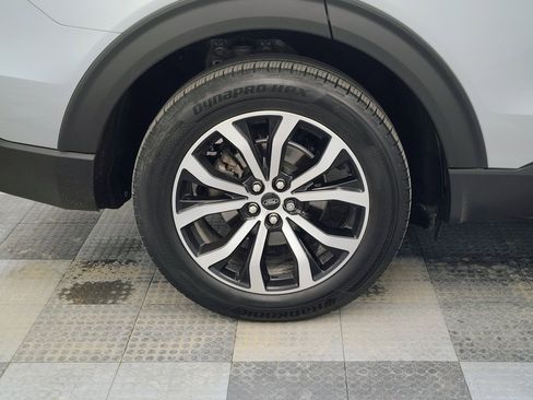 Used 2020 Ford Explorer ST image 12