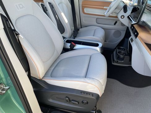 New 2025 Volkswagen ID. Buzz 1st Edition image 7