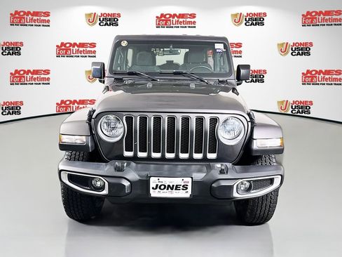 Used 2022 Jeep Wrangler Unlimited Sahara w/ Cold Weather Group image 13