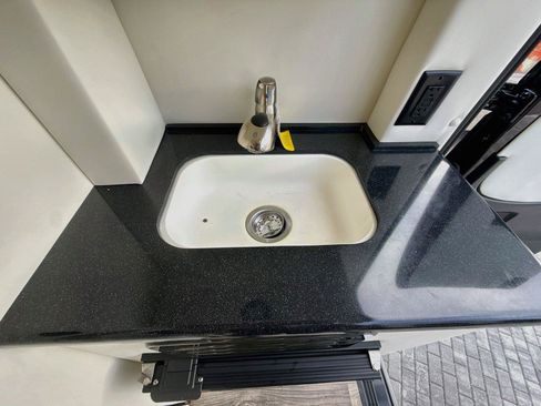 Used 2023 Mercedes-Benz Sprinter 3500 image 47