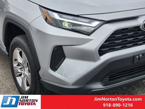 Used 2025 Toyota RAV4 XLE FWD image 9