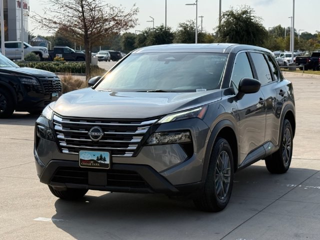 Used 2024 Nissan Rogue S FWD image 11