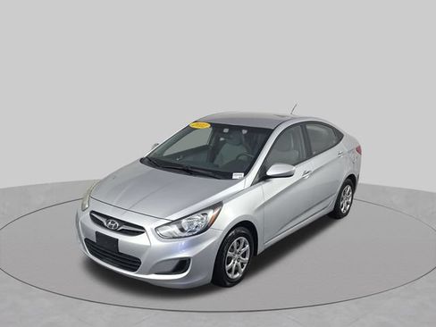Used 2012 Hyundai Accent GLS FWD image 41
