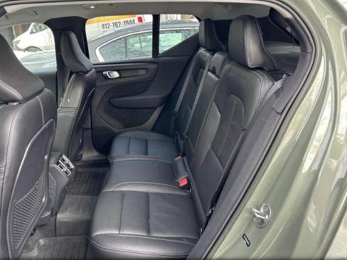 Used 2023 Volvo XC40 B5 Ultimate w/ Protection Package Premier image 8