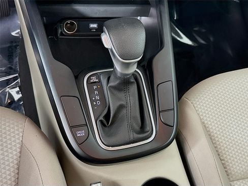 Certified 2025 Kia Soul LX w/ LX Technology Package FWD image 17