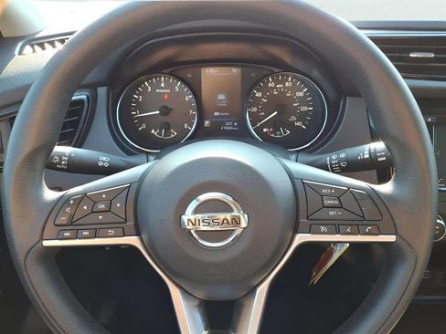 Used 2020 Nissan Rogue Sport S image 14