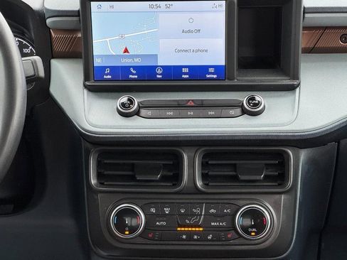 Used 2023 Ford Maverick Lariat w/ Lariat Luxury Package image 12