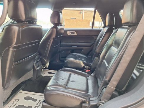 Used 2014 Ford Explorer XLT w/ Equipment Group 202A image 12