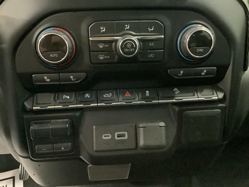 Used 2020 Chevrolet Silverado 1500 RST AWD/4WD image 21