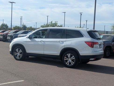Used 2017 Honda Pilot EX image 4