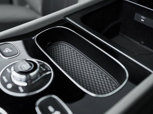 Used 2023 Bentley Bentayga Extended Wheelbase image 65