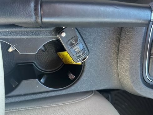 Used 2017 Volkswagen Jetta SE image 47