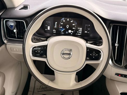 Used 2019 Volvo S60 T6 Momentum image 34